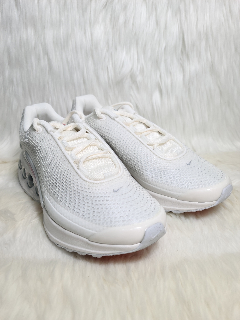 Nike Air Max Dn Sail Phantom Hyper Violet Silver Women 9.5 NEW